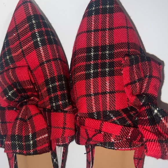 Red and black plaid shoes - Picture 2 of 5